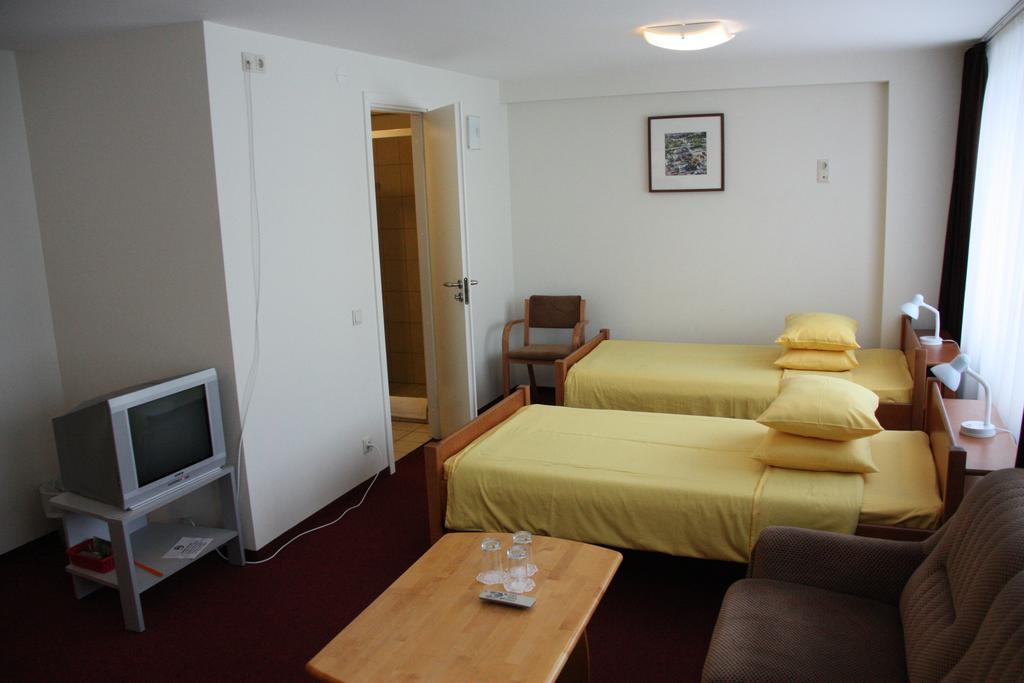 Hotel מדונה מראה חיצוני תמונה