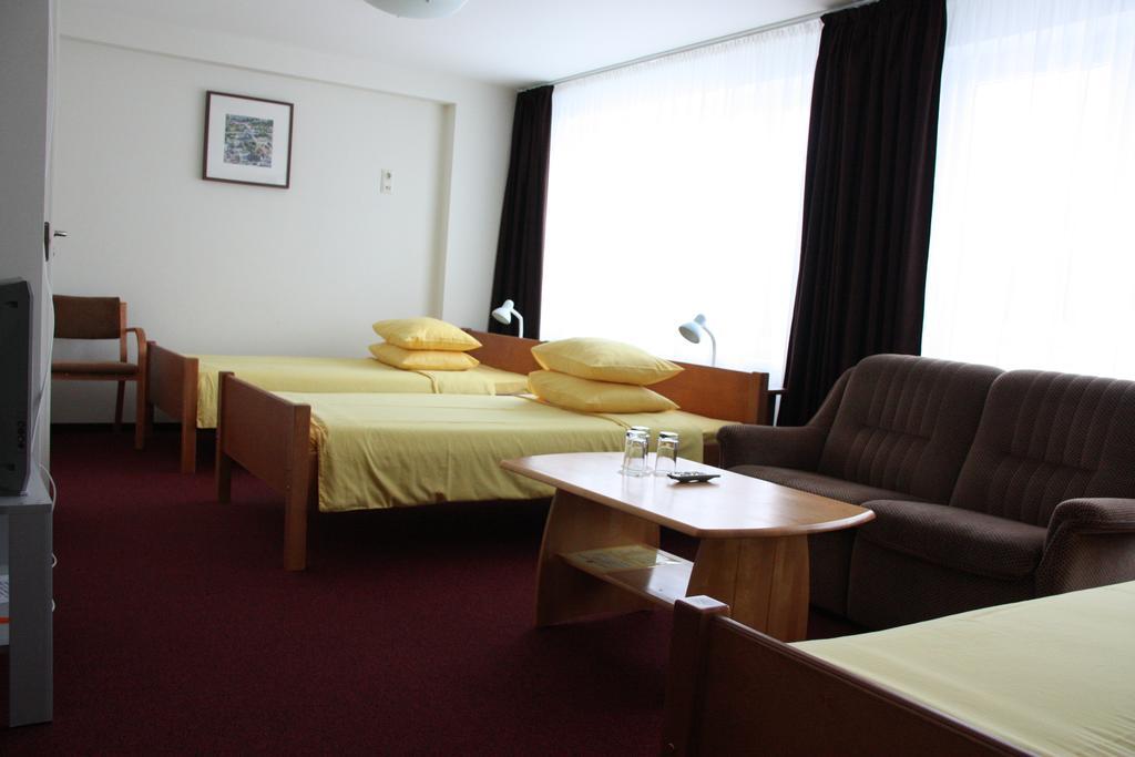 Hotel מדונה מראה חיצוני תמונה