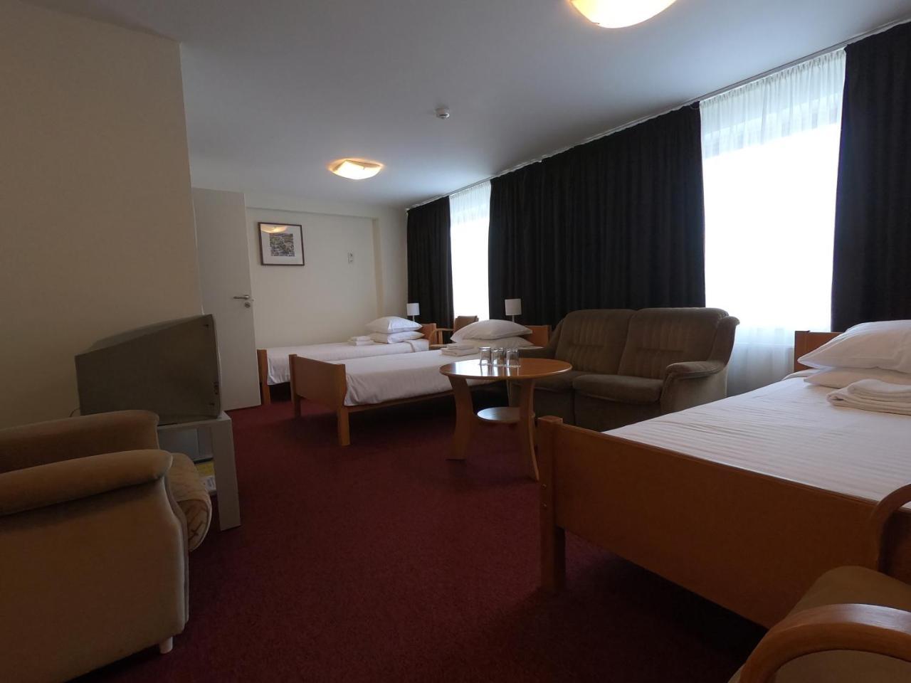 Hotel מדונה מראה חיצוני תמונה